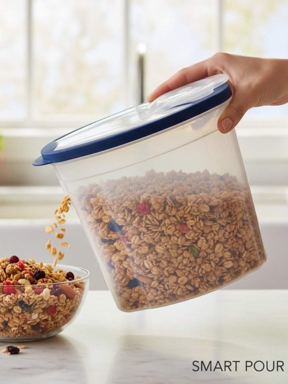 Rubbermaid #5 Servin Saver Flex Seal 1.5 Gallon Cereal Storage